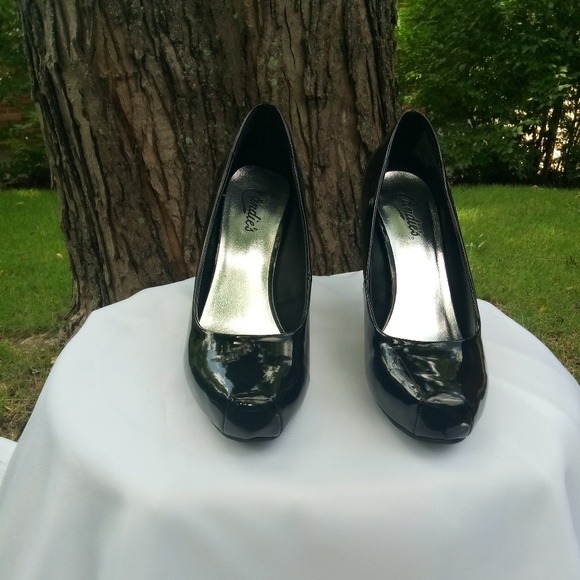 Candie's cavaness platform, NWOT - Picture 3 of 4